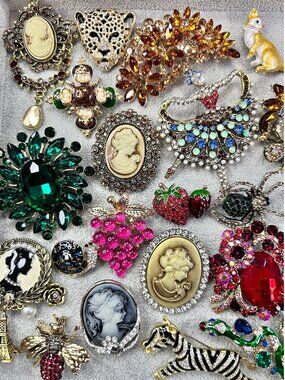 JEWELRY- 18-Live Auction Notification 😊 Like this to be notified for LIVES 🎉